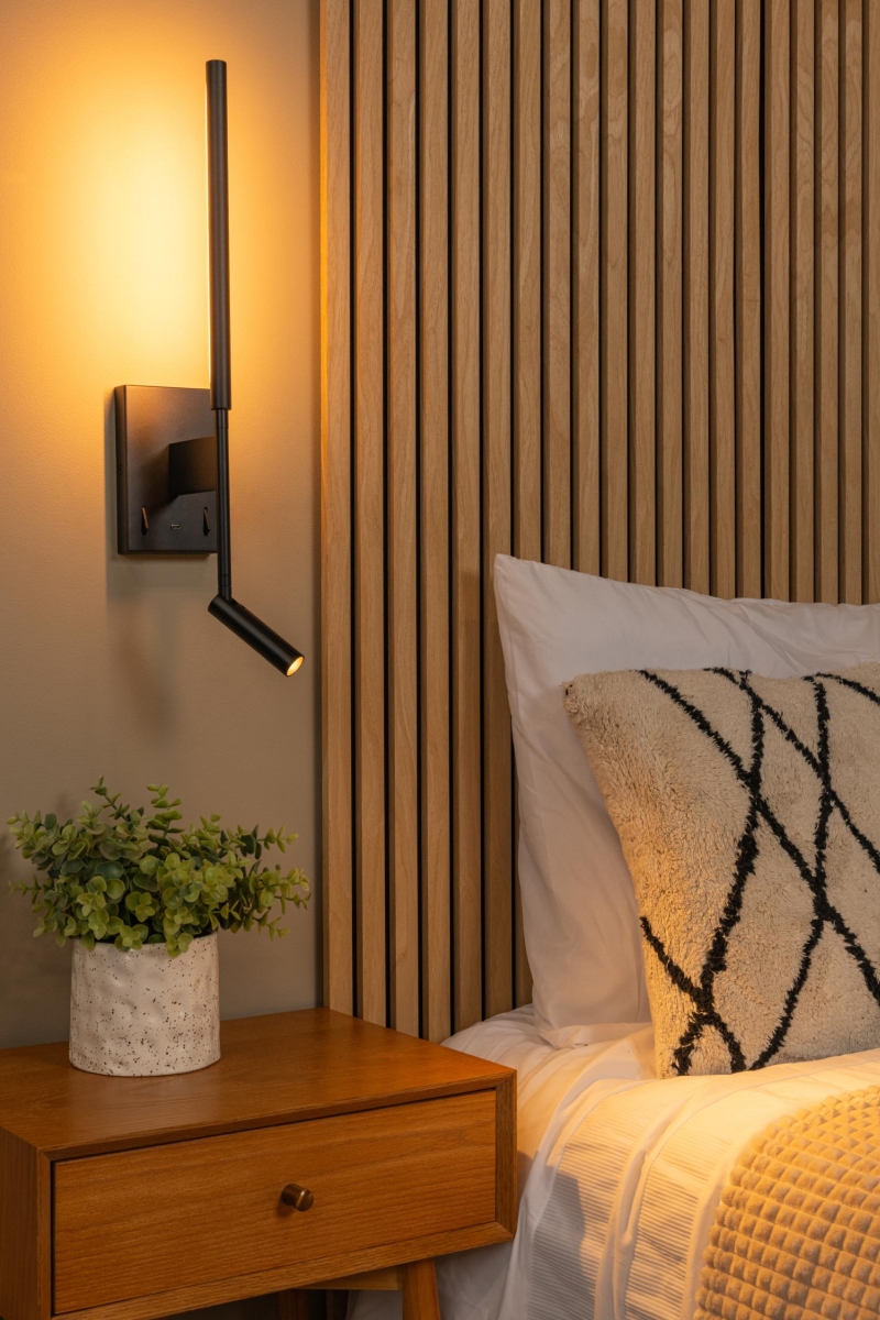 Lucide FINAN - Nástenné svietidlo - LED - 2700K - S USB nabíjacím bodom - Čierna